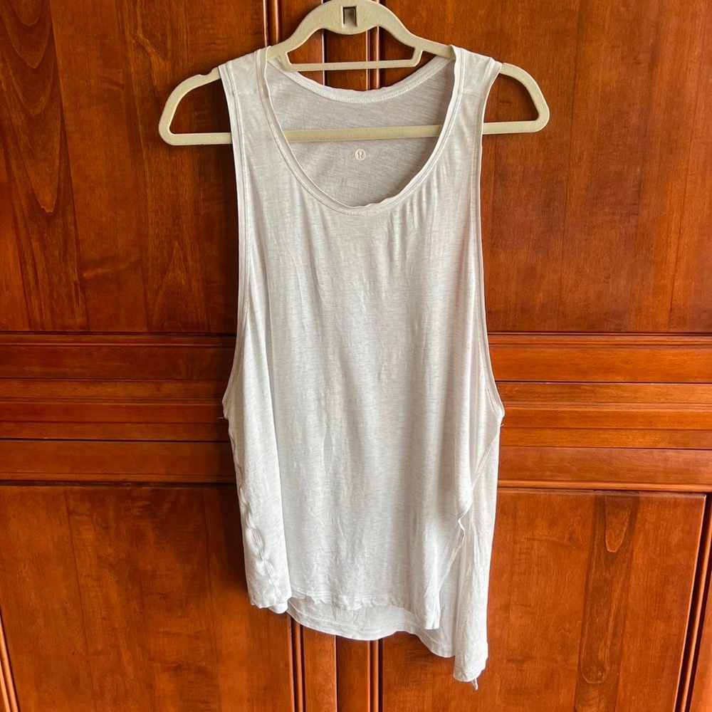 Lululemon tie and go tank